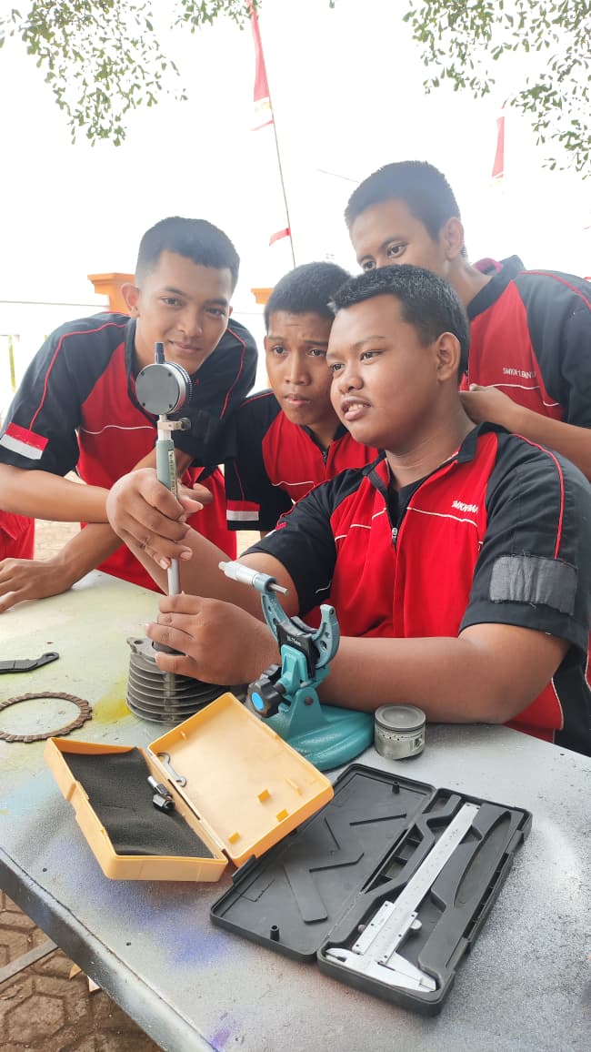 Teknik dan Bisnis Sepeda Motor